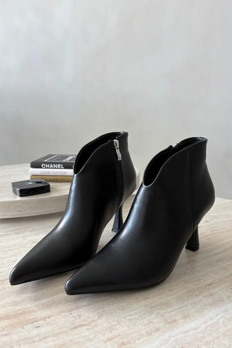 Heel boots model 230930 Step in style