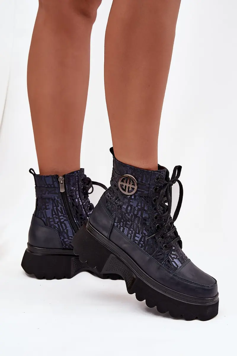 Platform boots model 222950 Step in style