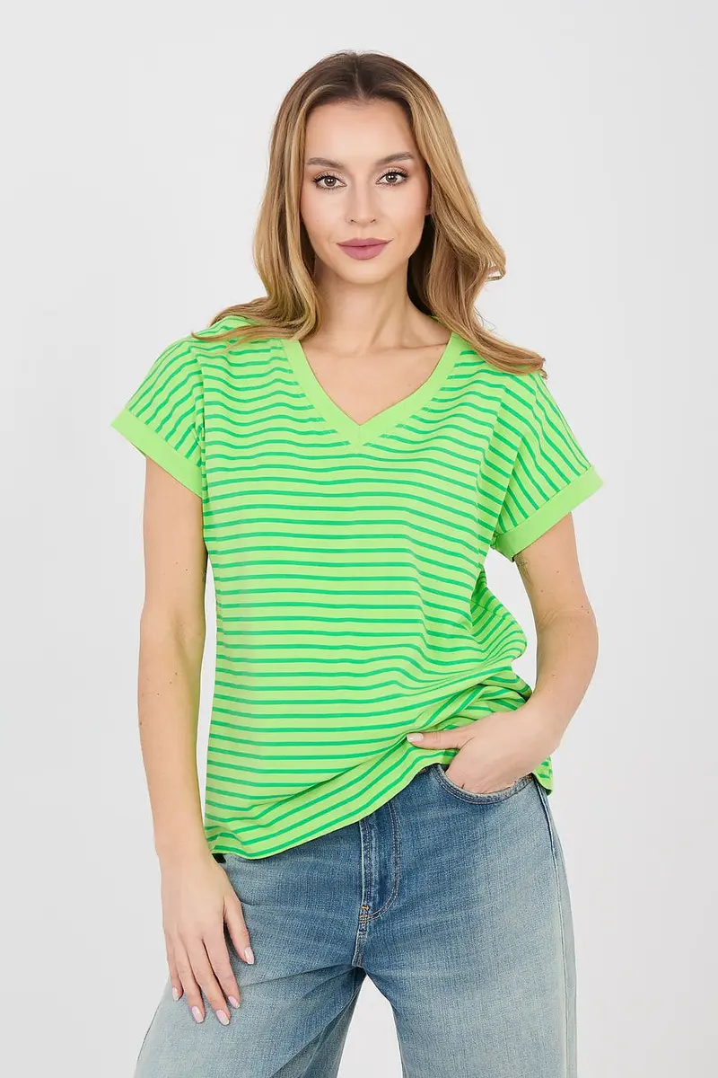 T-shirt model 225461 Relevance